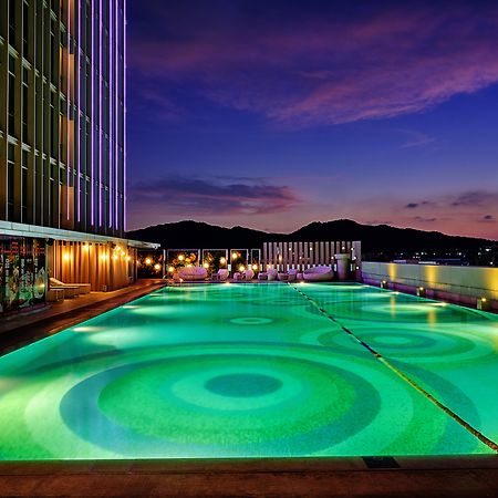 Holiday Inn Guangzhou South Lake Hotel - Ideal For Business & Leisure Bagian luar foto